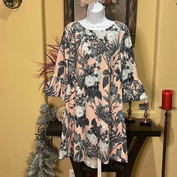 Nina Leonard Dresses & Skirts - No.112 Nina Leonard Bell Sleeve Dress – Large